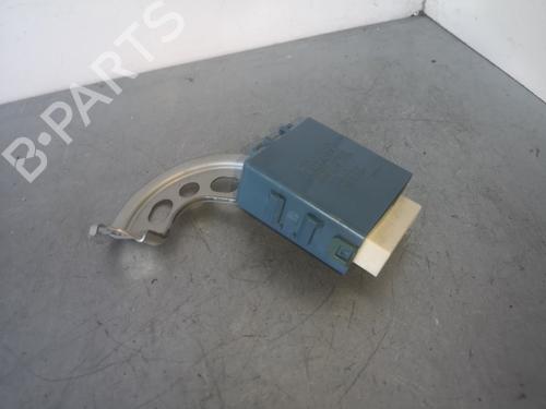 Used Electronic module TOYOTA YARIS (_P1_) 1.3 (SCP12_, SCP13_, SCP12R, SCP13R) (87 hp) 29532576