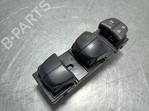 Used Left front window switch NISSAN QASHQAI II (J11, J11_) [2013-2025]  29696626