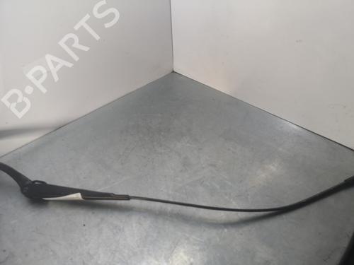 Used Front windshield wiper arm OPEL CORSA E (X15) [2014-2025]  17919308
