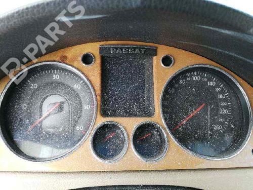 Used Instrument cluster VW PASSAT B6 (3C2) 2.0 TDI (140 hp) 4231937