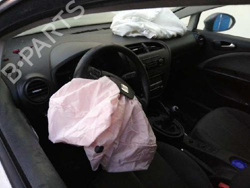 Rear bumper SEAT LEON (1P1) 1.9 TDI | BP5020186C8 