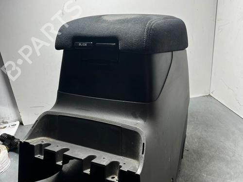 Console centrale MITSUBISHI PAJERO III (V7_W, V6_W) 3.2 Di-D (V68W) (160 hp) 32507593