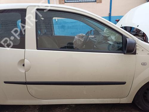 right-front-door-renault-twingo-ii-cn0_-15-dci-75-2007-11841836 main image