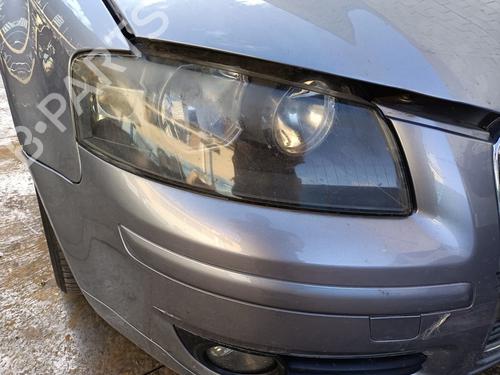Phare droit AUDI A3 (8P1) 1.9 TDI (105 hp) 32288524