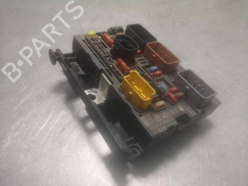 Used Fuse box Fuse box CITROËN C4 I (LC_) [2004-2014] 39752096 39752096
