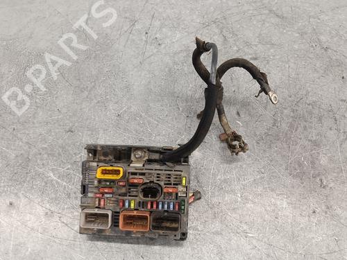 Sikringsdåse PEUGEOT 5008 (0U_, 0E_) 1.6 HDi (110 hp) 16152153