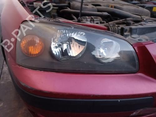 Used Right headlight HYUNDAI ELANTRA III Saloon (XD) 2.0 CRDi (113 hp) 22805917
