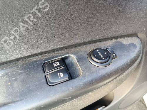 Left front window switch HYUNDAI i20 I (PB, PBT) | BP39609324I27 - Image 3