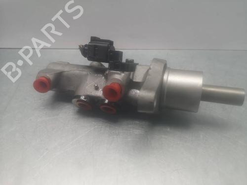 brake-master-cylinder-vw-touran-1t3-2010-2011-2012-2013-2014-2015-2016-25931817 main image