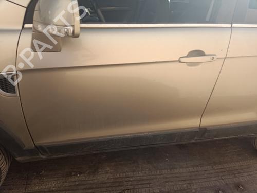 Used Left front door CHEVROLET CAPTIVA (C100, C140) [2006-2025]  26569557