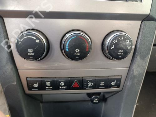 Used Climate control Climate control 38260645 38260645