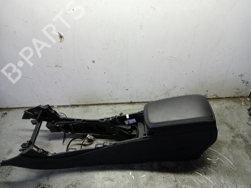 Armlene MERCEDES-BENZ A-CLASS (W176) A 200 CDI (176.001) (136 hp) 32261645