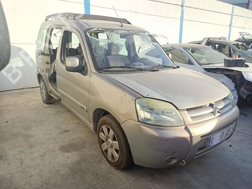 Brugte CITROËN BERLINGO / BERLINGO FIRST Box Body/MPV (M_) 2.0 HDI 90 4WD (MBRHY, MCRHY) 4866538
