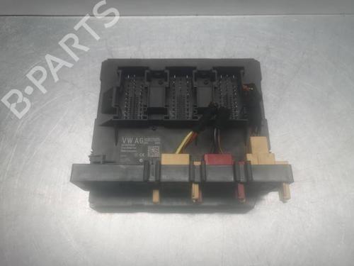 Used Fuse box Fuse box 39596300 39596300