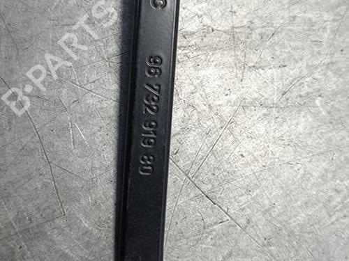 Front windshield wiper arm PEUGEOT 2008 I (CU_) 1.6 HDi | BP29306124C143 