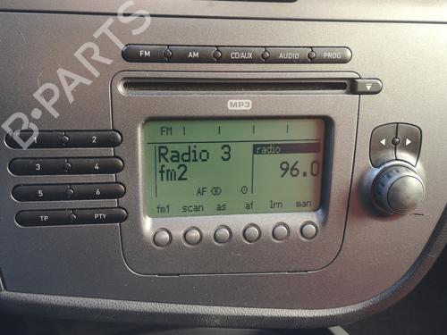 Used Radio SEAT LEON (1P1) 2.0 TDI (140 hp) 26885884