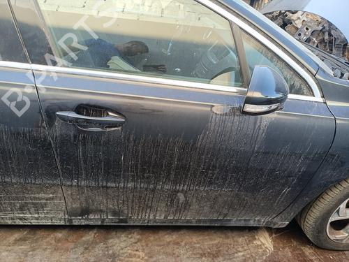Used Right front door Right front door 37215621 37215621