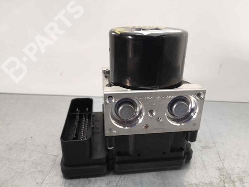 Used ABS pump VOLVO V40 Hatchback (525) T2 (122 hp) 7067205