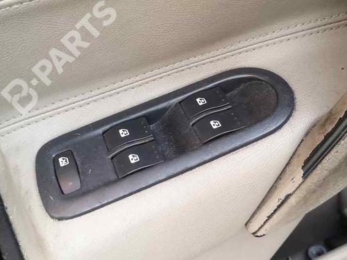 Used Left front window switch RENAULT MEGANE II Saloon (LM0/1_) [2003-2025]  8256471