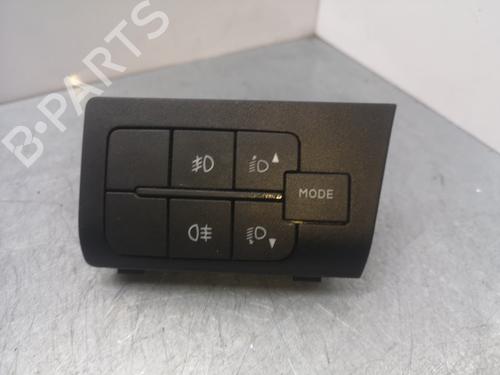 Switch PEUGEOT BOXER Van 2.2 HDi 130 4x4 (131 hp) 16471771