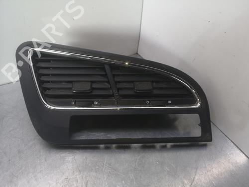 Used Air vent PEUGEOT 5008 (0U_, 0E_) 1.6 HDi (112 hp) 19307735