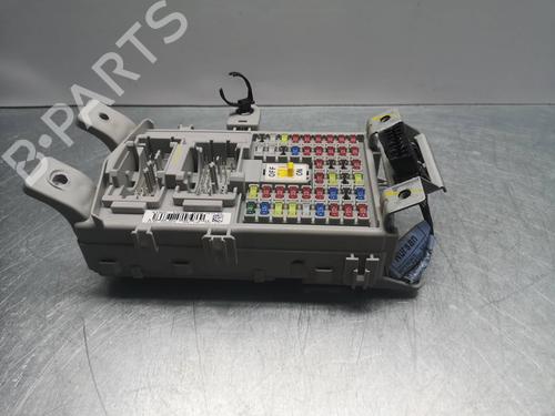 Used Fuse box Fuse box 37234185 37234185