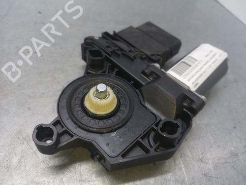 Rudehejsemotor bagstkærm venstre VW GOLF VI (5K1)  | BP24229846E23 