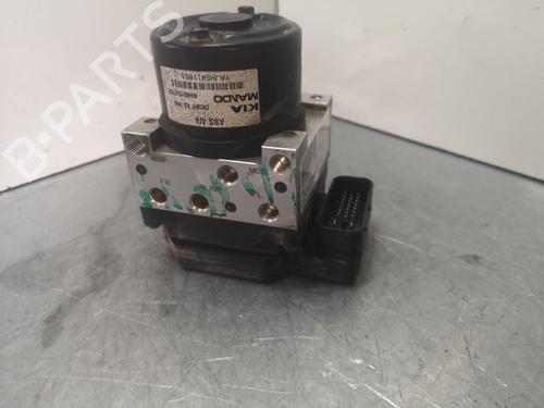 Used ABS pump KIA CARNIVAL II (GQ) [1999-2007]  13383304
