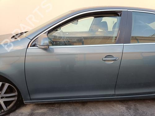 Used Left front door Left front door 15956704 15956704