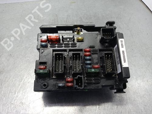 Used Fuse box Fuse box PEUGEOT 307 Break (3E) 1.6 HDi 110 (109 hp) 34008399 34008399