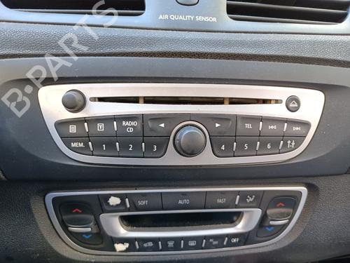 Used Radio Radio 30580659 30580659