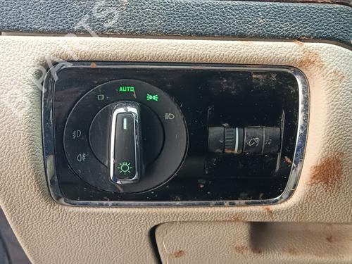 Used Headlight switch Headlight switch 25832682 25832682