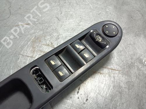Used Left front window switch Left front window switch 38261899 38261899
