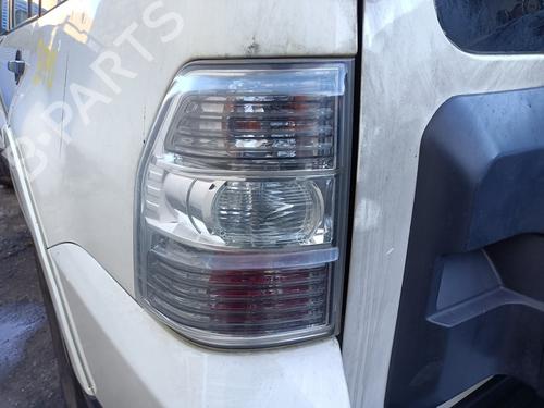 Feu arrière gauche MITSUBISHI PAJERO IV (V8_W, V9_W) [2006-2025]  30919264