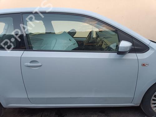 Used Right front door VW UP! (121, 122, BL1, BL2, BL3, 123) 1.0 (75 hp) 31172577