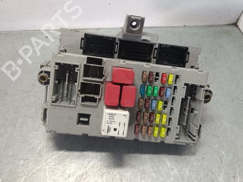 Boîte à Fusibles FIAT BRAVO II (198_) 1.9 D Multijet (198AXB1A) (120 hp) 29913355