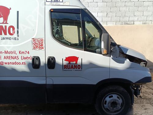 Dør høyre foran IVECO DAILY VI Platform/Chassis [2014-2026]  31207911