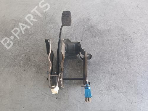 Clutch pedal DACIA DUSTER (HS_) 1.5 dCi (HSMC) (107 hp) 15265238