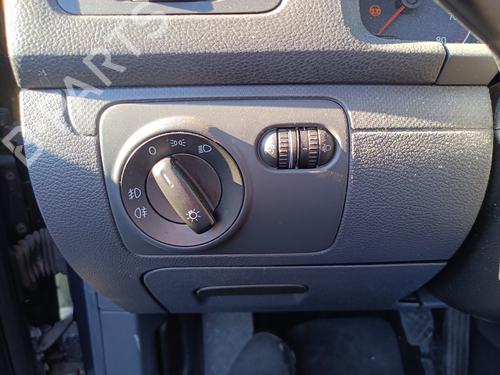 Used Headlight switch VW GOLF V (1K1) [2003-2010]  31868732