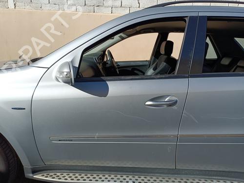 Used Left front door MERCEDES-BENZ M-CLASS (W164) [2005-2012]  30619511