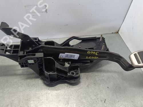 Used Break pedal PEUGEOT 3008 II SUV (MC_, MR_, MJ_, M4_) [2016-2025]  29720506