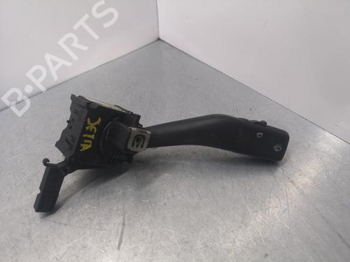 Used Steering column stalk VW JETTA III (1K2) 1.9 TDI (105 hp) 17428397