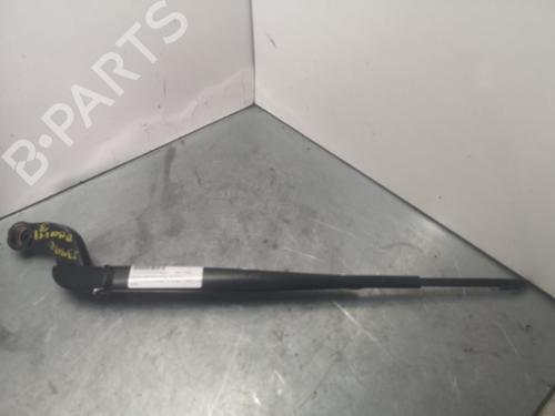 Used Front windshield wiper arm LAND ROVER DISCOVERY III (L319) 2.7 TD 4x4 (190 hp) 13743867