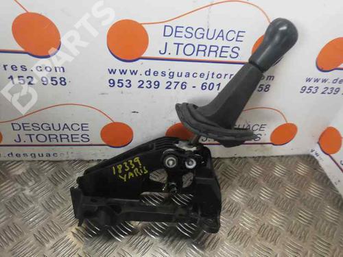 Leva del cambio TOYOTA YARIS (_P9_) 1.4 D-4D (NLP90_, NLP90R) (90 hp) 7408826