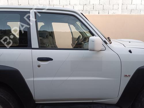 Used Right front door NISSAN PATROL GR V Wagon (Y61) 3.0 DTi (160 hp) 30713677