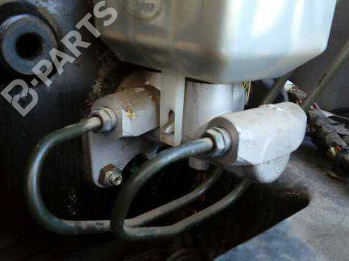 Used Brake master cylinder LAND ROVER DISCOVERY III (L319) 2.7 TD 4x4 (190 hp) 2694219