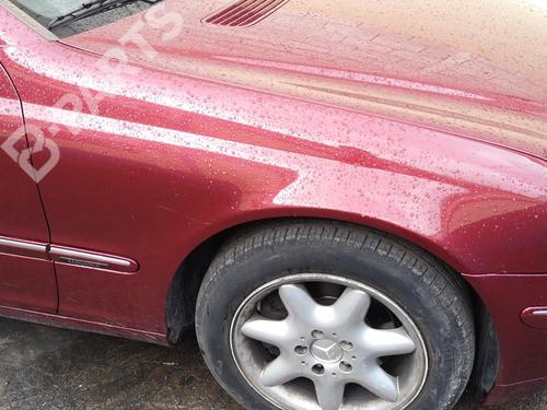 Used Right front fenders MERCEDES-BENZ C-CLASS (W203) C 240 (203.061) (170 hp) 9437653