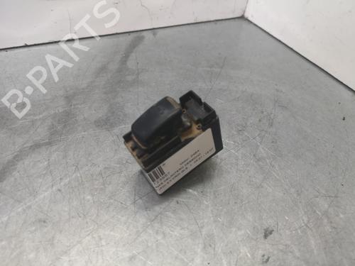 Used Right front window switch HYUNDAI TRAJET (FO) 2.0 CRDi (113 hp) 7845913