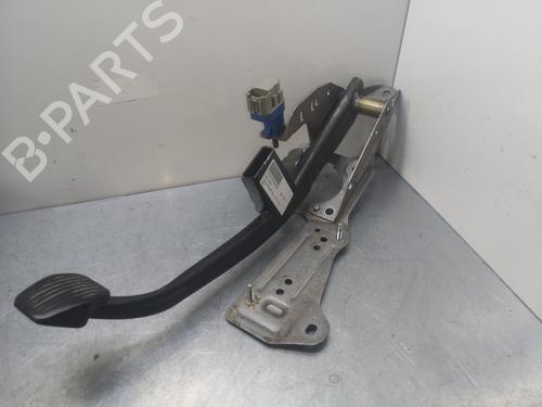Used Break pedal FORD KUGA II (DM2) 2.0 TDCi (150 hp) 16970298