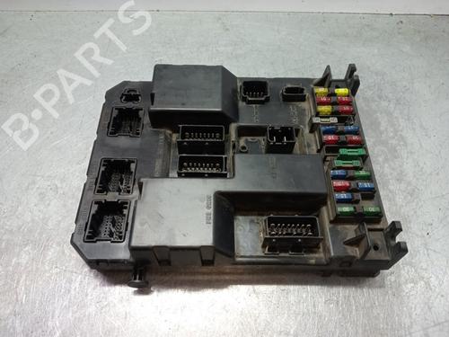 Used Fuse box Fuse box 35900252 35900252